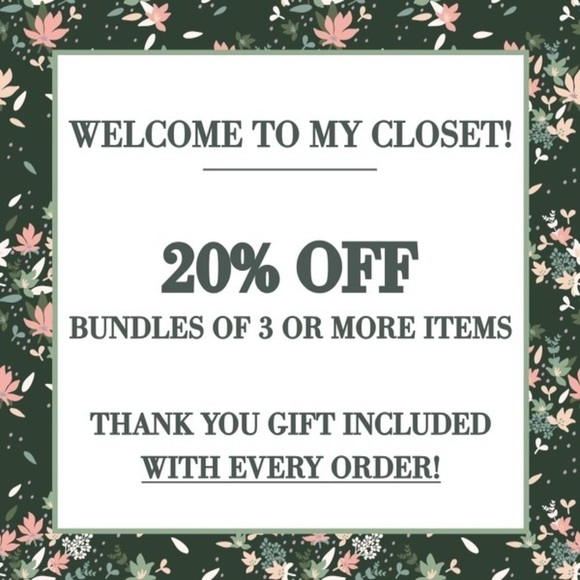 Vineyard Vines St. Patrick’s Day Beer & Pretzels Long Sleeve Shirt
Size Small - Picture 6 of 6